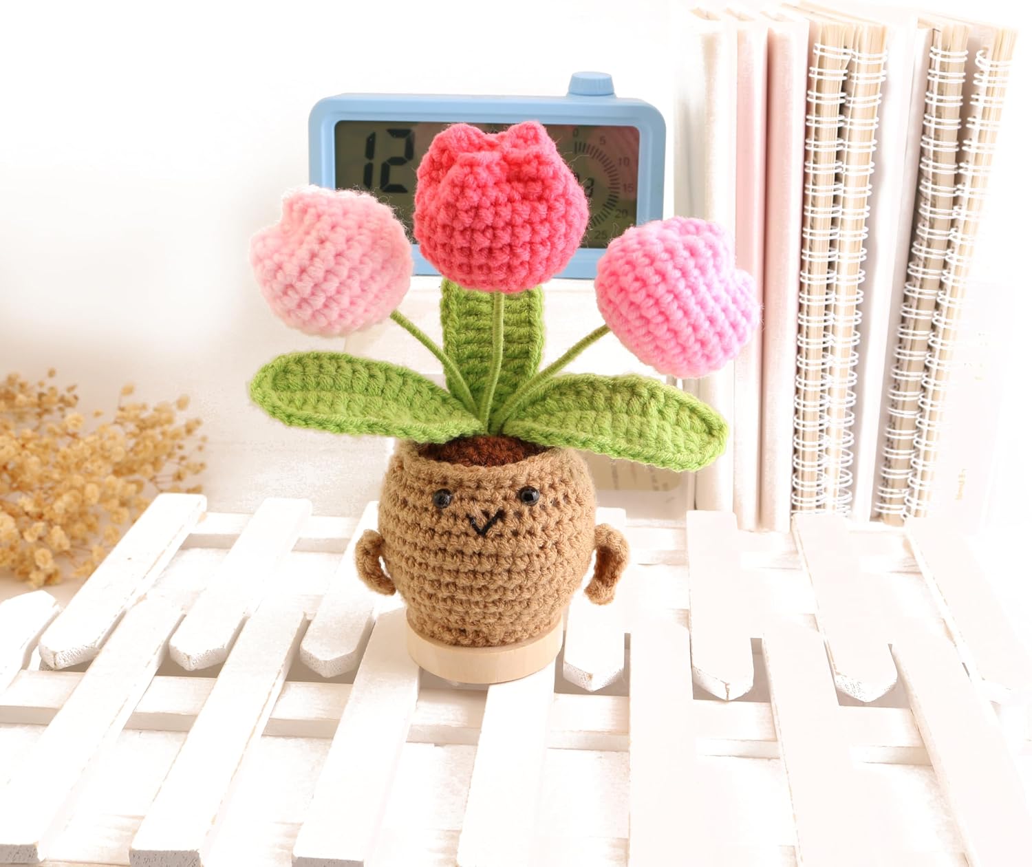 Hand-Woven Mini Tulip Potted Plants, Desktop Ornaments, Timeless Home Office Decorations, Perfect Handmade Gifts for Mother's Day, Graduation Season and Thanksgiving Day(Mixed Pink)
