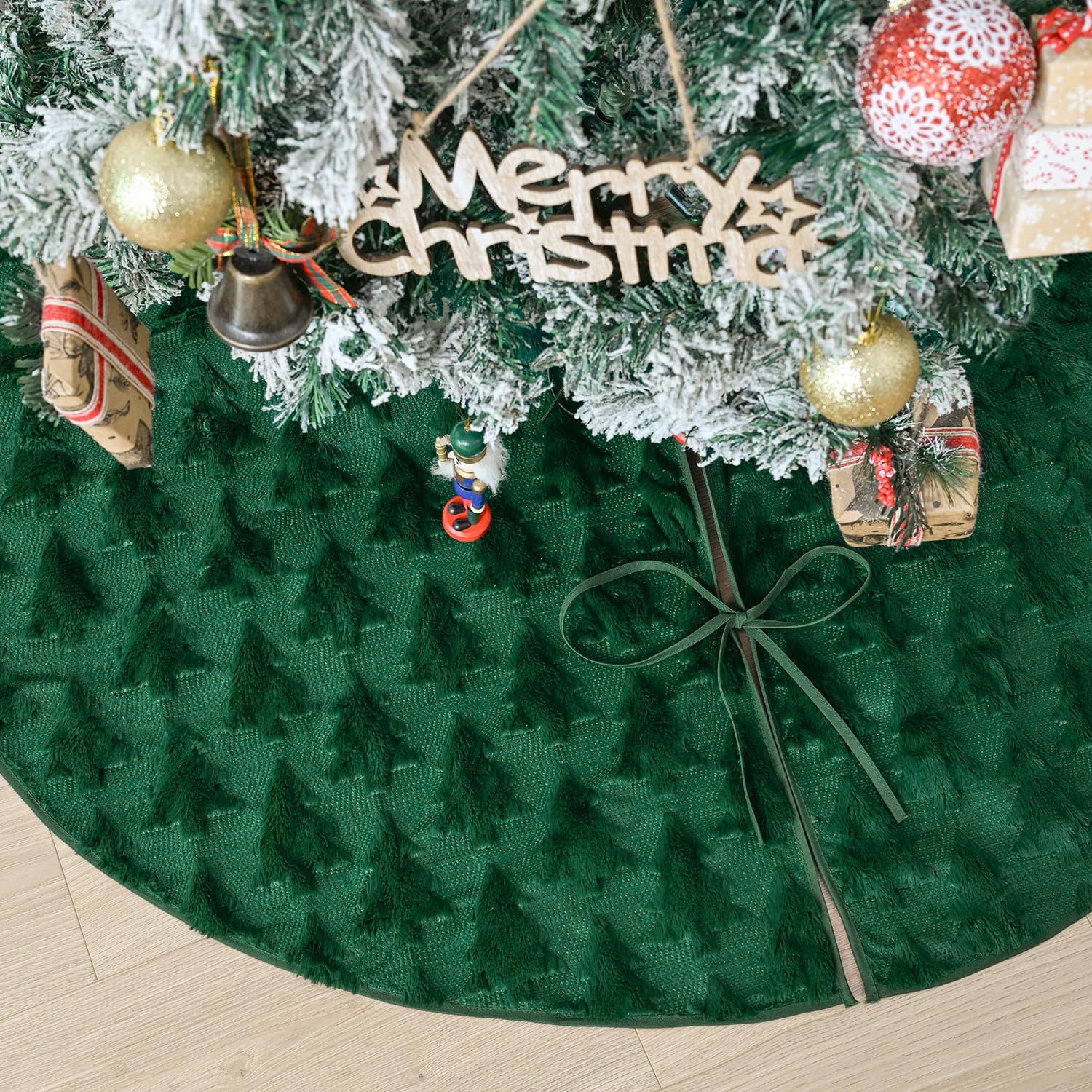 AVOIN colorlife Green Pine Faux Fur Soft Plush Christmas Tree Skirt 36 Inch | Split Slit Design, Rope Ties, Perfect 4-6 ft Trees Compatibility, Base Cover, Mat for Gifts