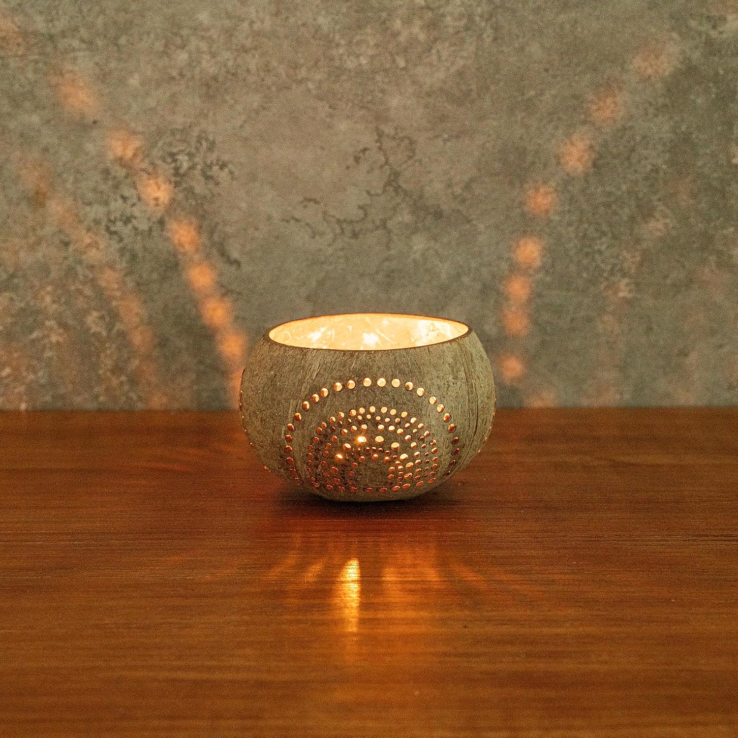 Restaurantware-Coco Casa 4 x 3.3 Inch Coconut Shell Candle Holders, 1 Reusable Tealight Holders - Candle Not Included, Rainbow Pattern, Tan Coconut Bowls for Candles, Handcrafted